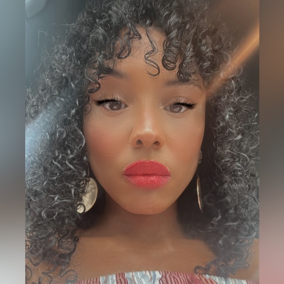 Welcome to THE LUXURY THERAPY SHOW! Where We love to see smiles, style & LOVE! - Picture 3 of 8